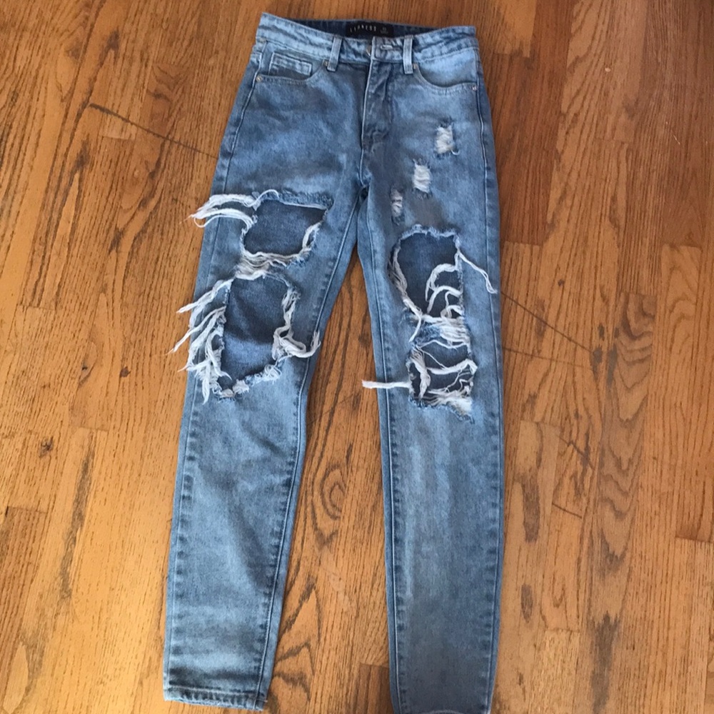 Ripped mom jeans 🦋🌊✨